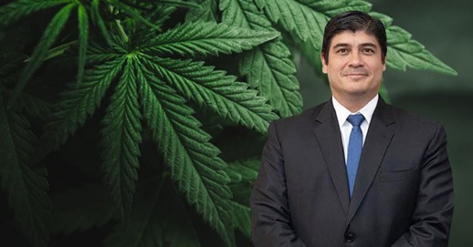 Fotografía del presidente Carlos Alvarado