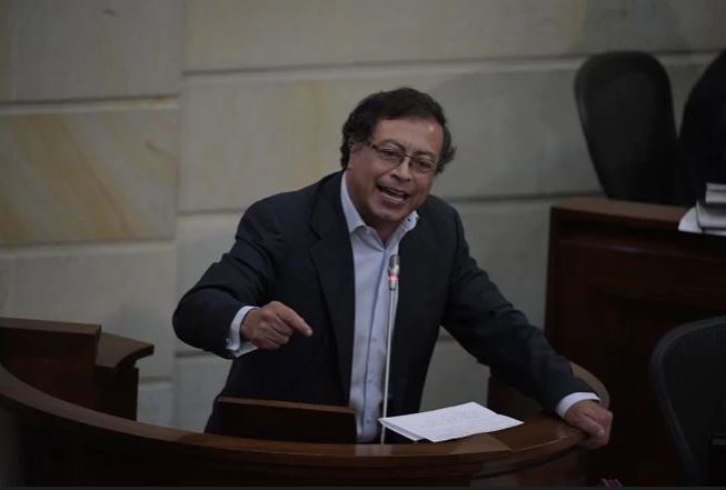 Gustavo Petro, senador