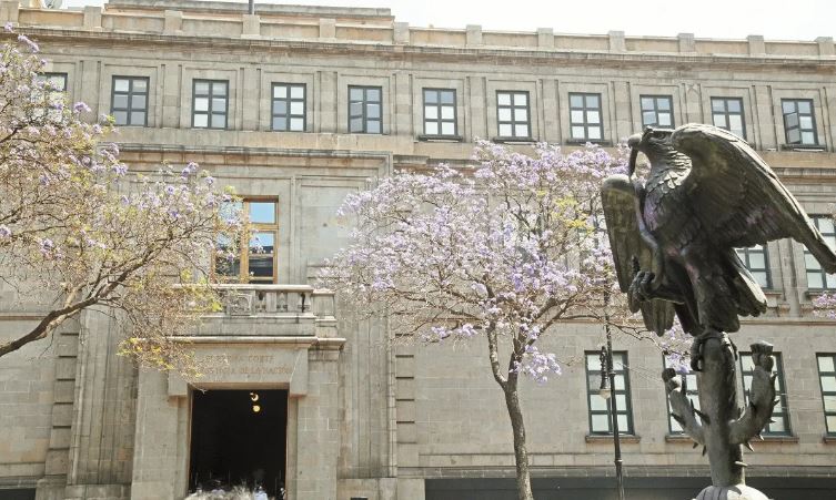 Imagén de la fachada principal de la Suprema Corte Nacional de México