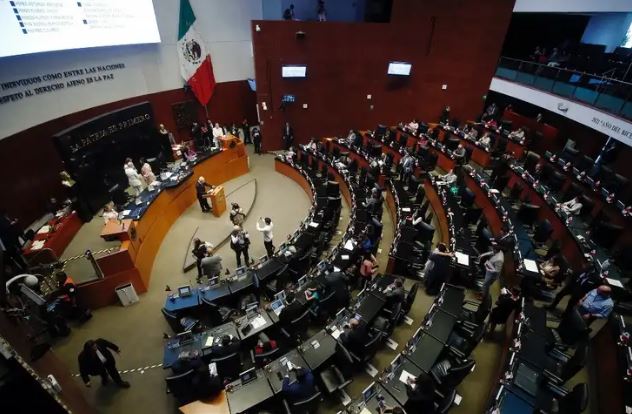 foto aerea de la sala del senado en méxico