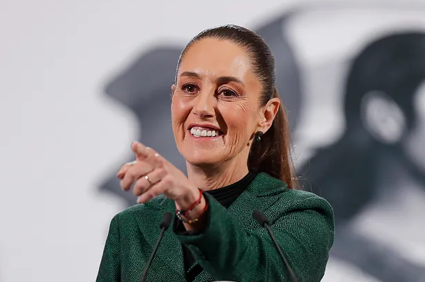 La presidenta de M&eacute;xico, Claudia Sheinbaum, habla en una rueda de prensa