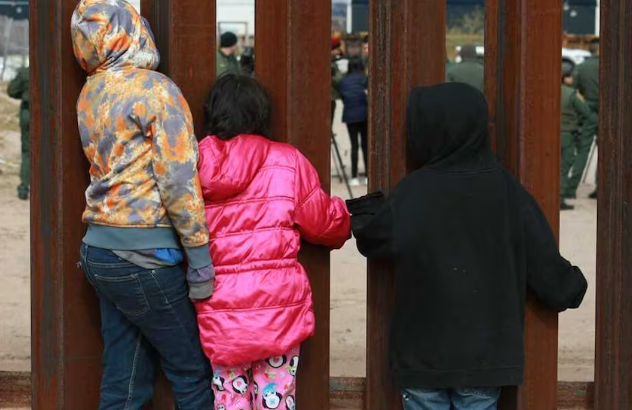 Ni&ntilde;os migrantes en la frontera norte de M&eacute;xico y EEUU