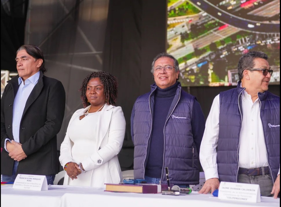 Presidente Petro firm&oacute; la reforma pensional y oficialmente es ley de la Rep&uacute;blica