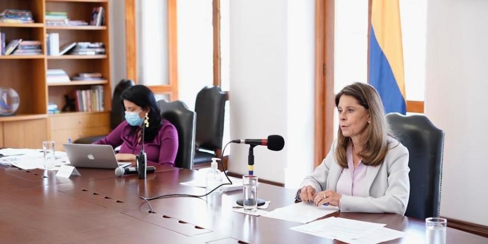 Vicepresidenta de Colombia presentando las nuevas pol&iacute;ticas