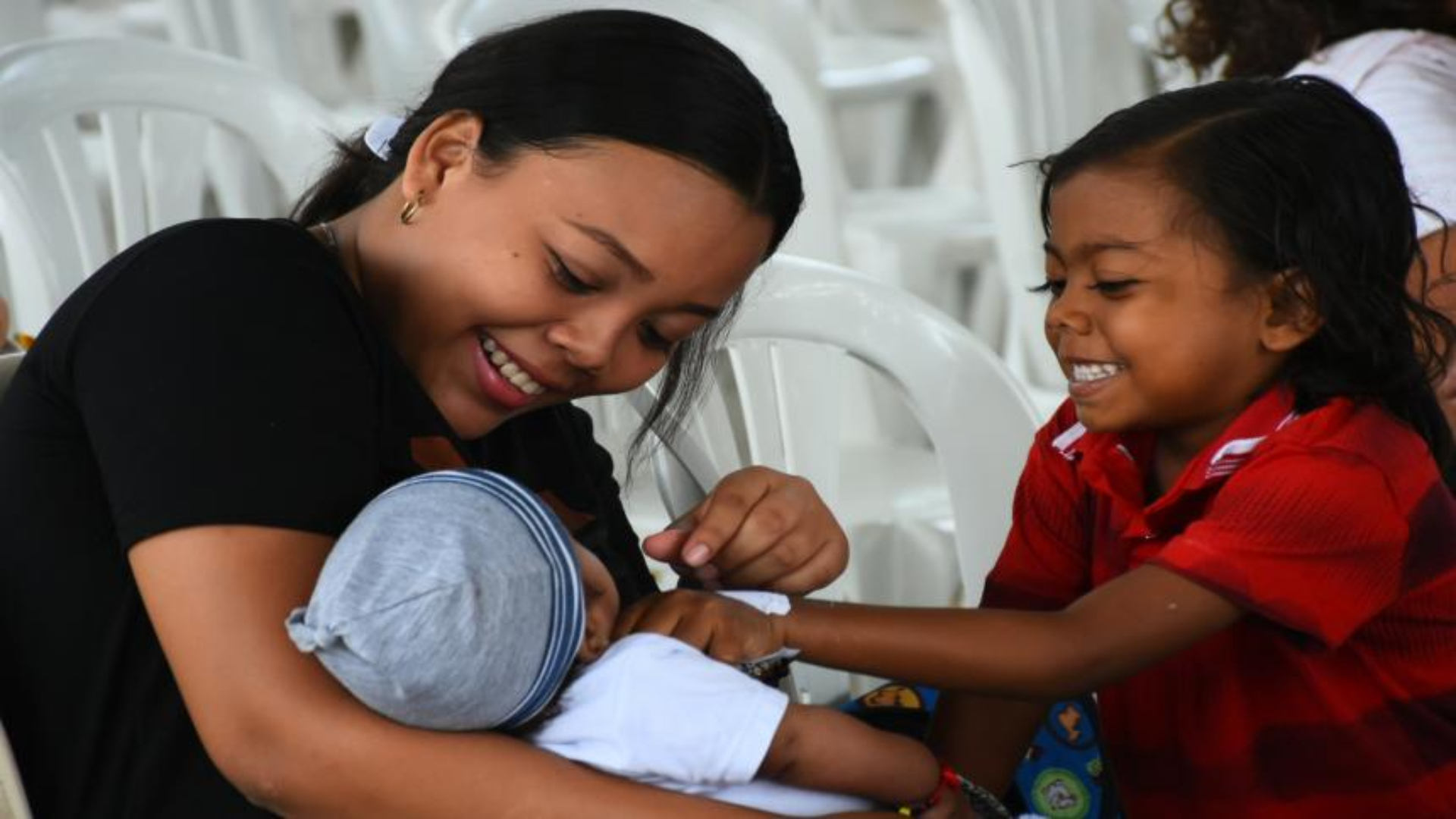 La plenaria del Senado aval&oacute; en &uacute;ltimo debate la Ley Aluna para "revertir una norma discriminatoria&rdquo; que privilegiaba al padre