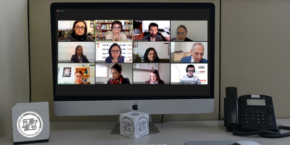 Imagen de personas reunias en una discusi&oacute;n en una plataforma virtual