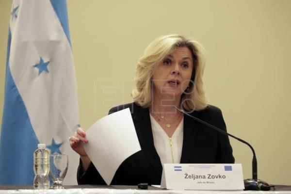 Zeljana Sovko, jefa de la Misión de Observadores Electorales de la Unión Europea (MOE-UE), habla en una conferencia de prensa, este 18 de marzo de 2022