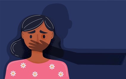 Imagen de ni&ntilde;a a quien le tapan la boca