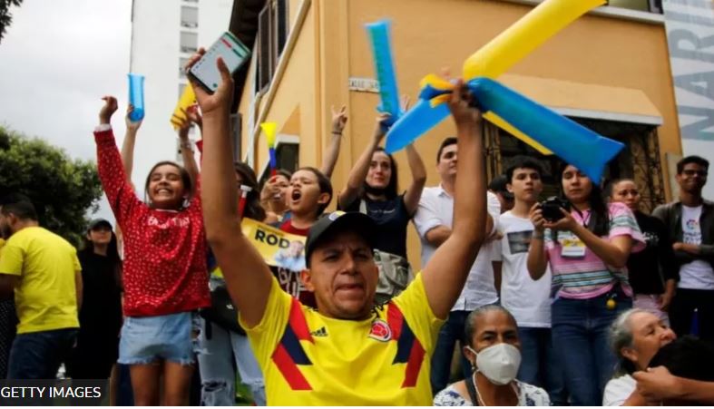 Colombianos celebran sus elecciones presidenciales