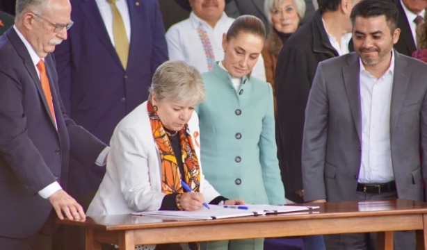 Gabinete del Poder Ejecutivo Méxicano en la firma del Acuerdo Nacional por el derecho al Agua.