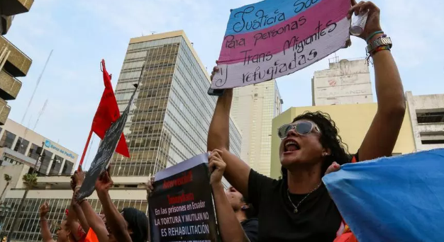 Una marcha LGTBI en Guayaquil denuncia torturas a mujeres trans en cárceles de Ecuador