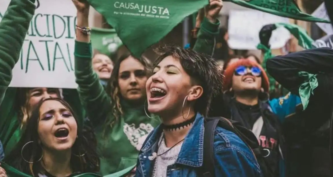 Mujeres manifestandose