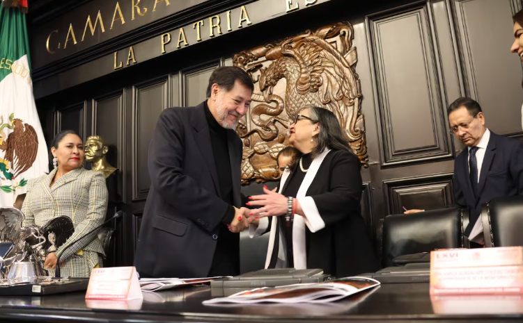 Gerardo Fernández Noroña, presidente del Senado de la República, y Norma Piña, presidenta de la Suprema Corte de Justicia de la Nación durante la conmemoración de CXI Aniversario Luctuoso de Belisario