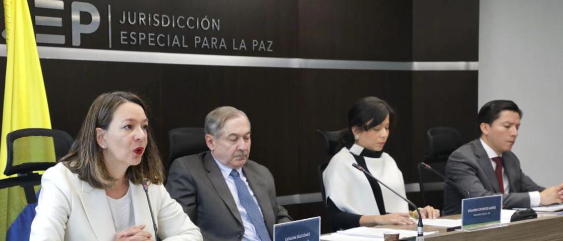 Grupo de cuatro magistrados parte de la Jurisdicción Especial para la Paz