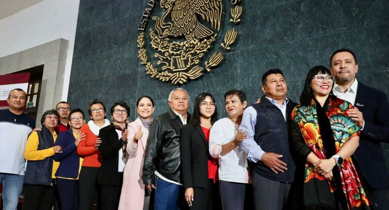 Familia posando junta